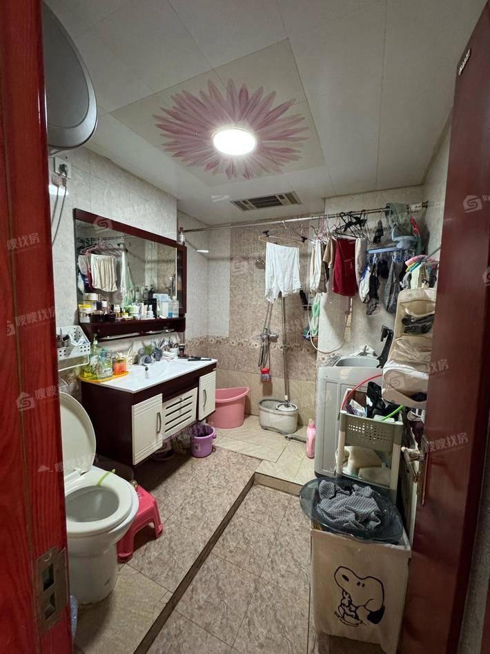 天成郡府东区3室2厅2卫134㎡