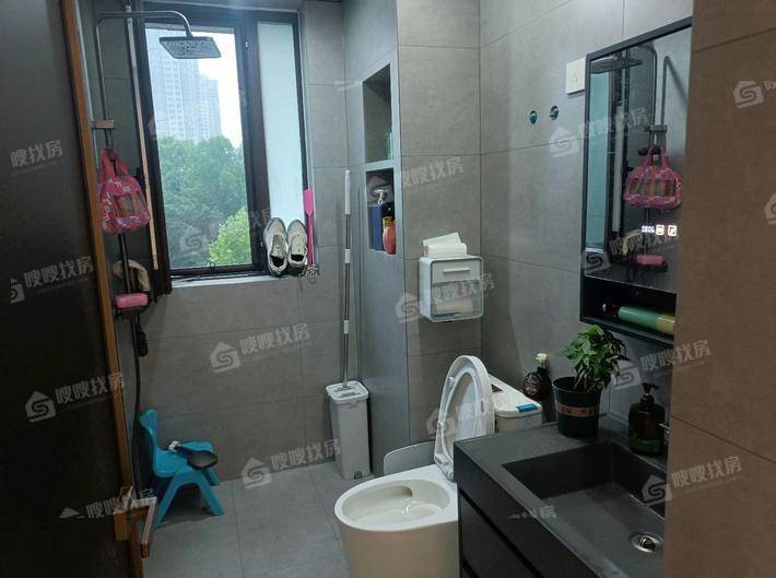 吾悦华府3室2厅2卫124㎡