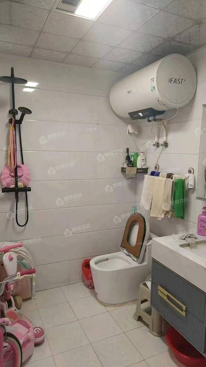 紫御华府3室2厅2卫120㎡