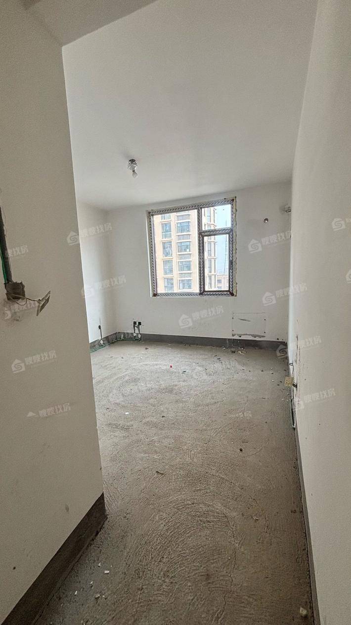 御河新城东区5室2厅2卫214㎡