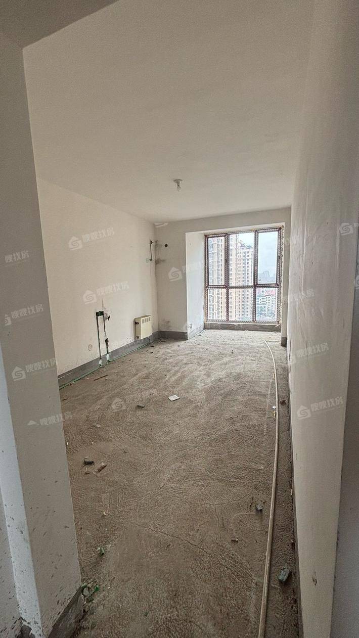 御河新城东区5室2厅2卫214㎡
