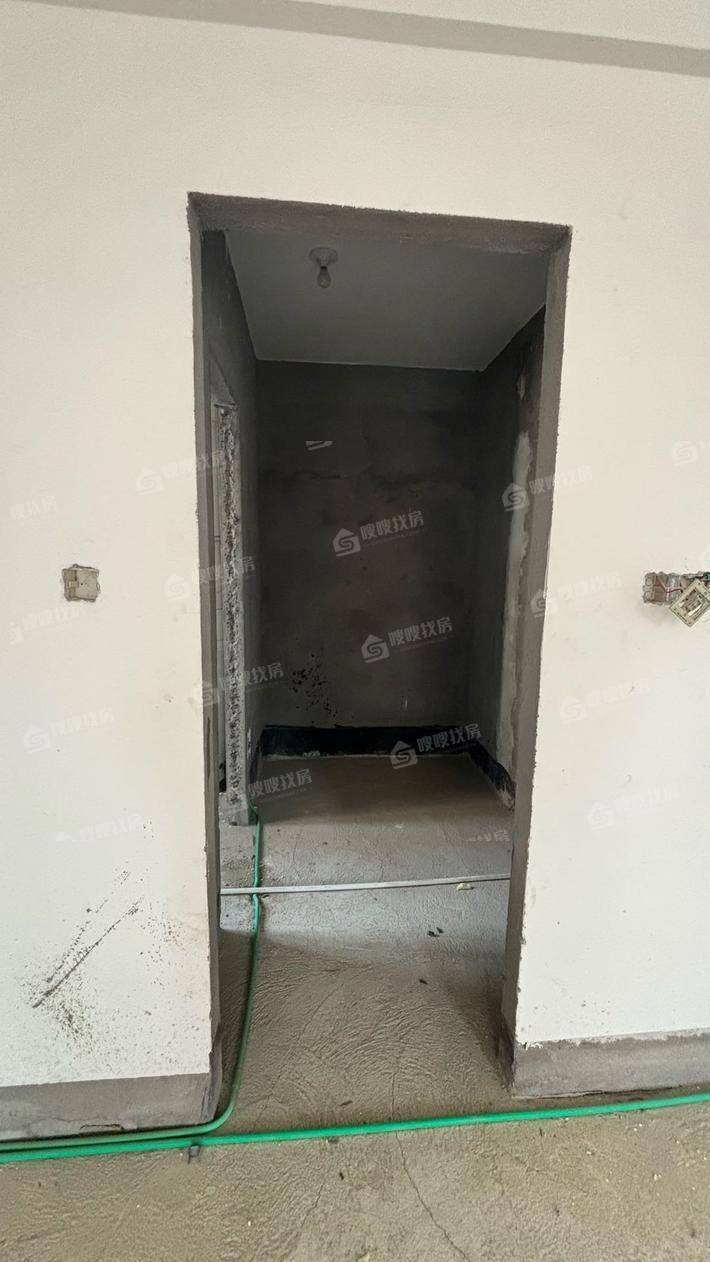 御河新城东区5室2厅2卫214㎡