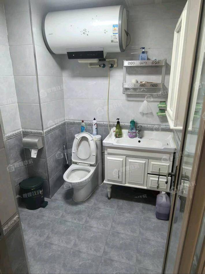 众和凤凰城3室2厅1卫122㎡