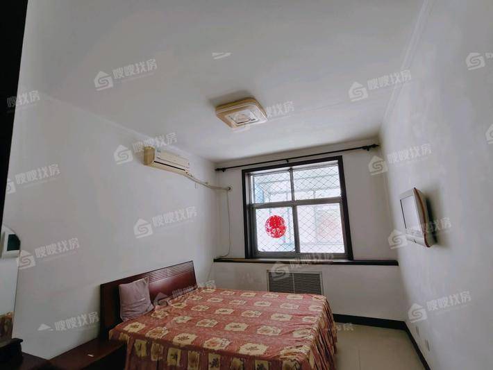 县广播局宿舍(县礼堂附近)3室2厅1卫97㎡