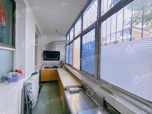 县广播局宿舍(县礼堂附近)3室2厅1卫97㎡