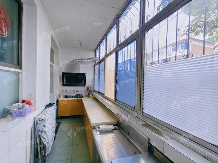 县广播局宿舍(县礼堂附近)3室2厅1卫97㎡