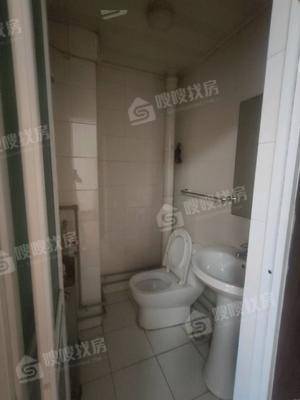 名园小区3室2厅2卫122㎡