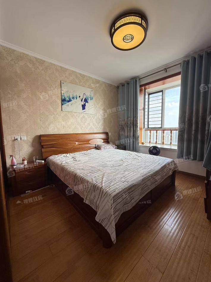 贻成御景国际3室2厅2卫139㎡