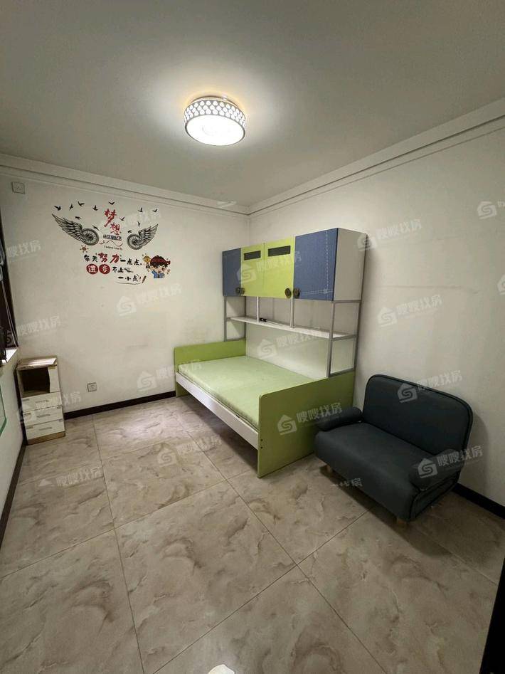 天成郡府东区3室2厅2卫133㎡