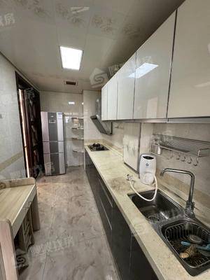天成郡府东区3室2厅2卫133㎡