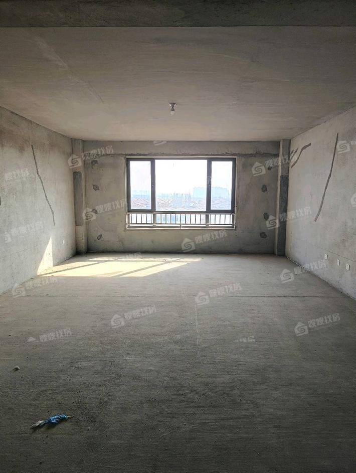 御湖公馆4室2厅2卫220㎡
