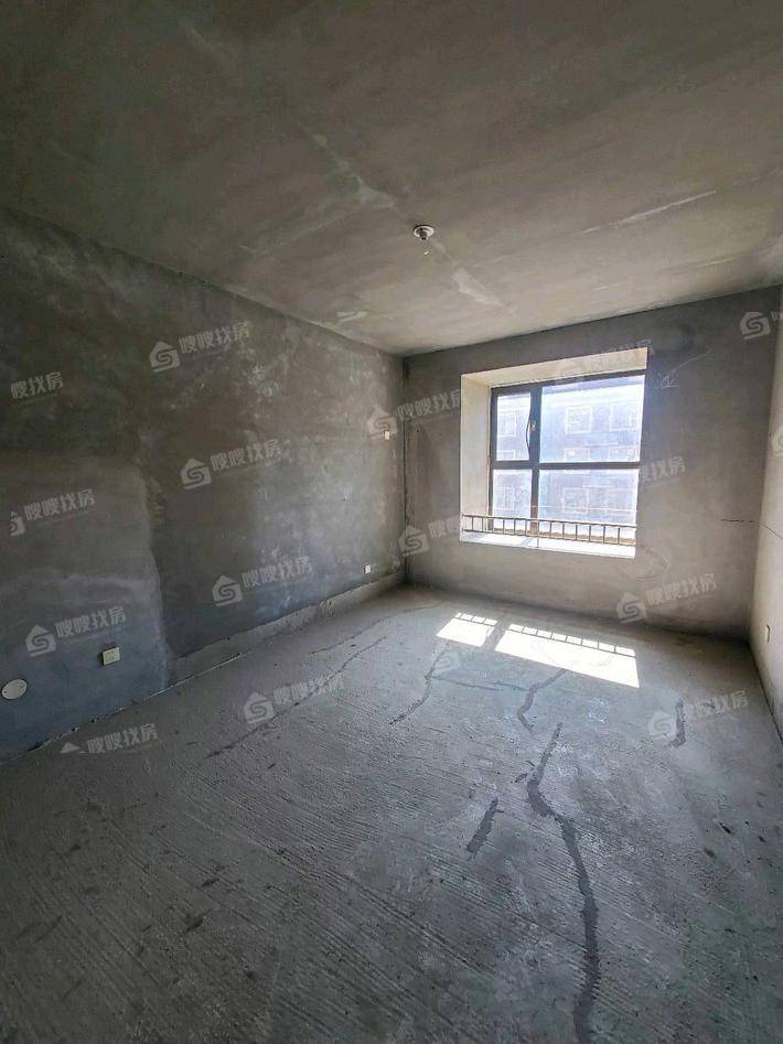 御湖公馆4室2厅2卫220㎡