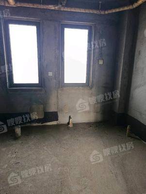 御湖公馆4室2厅2卫220㎡