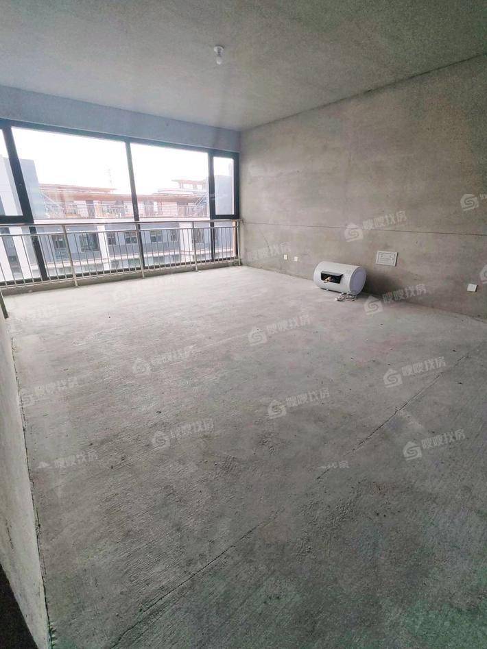 天成澜湾西区3室2厅2卫136㎡