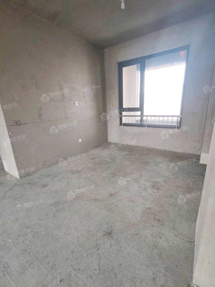 天成澜湾西区3室2厅2卫136㎡