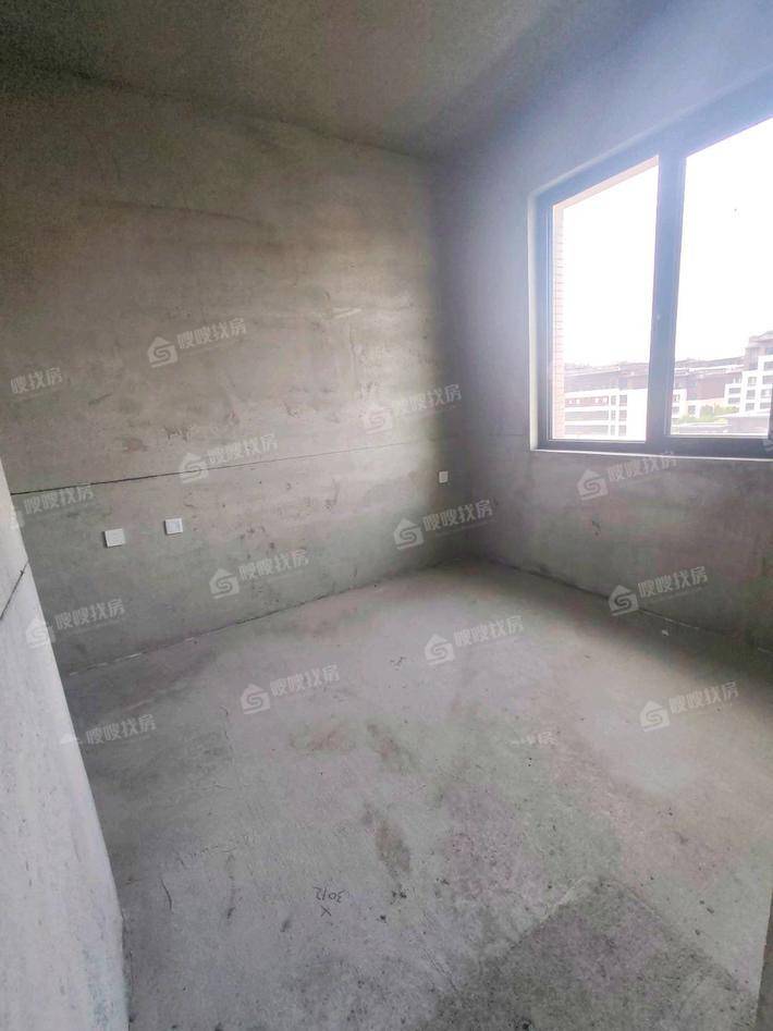 天成澜湾西区3室2厅2卫136㎡