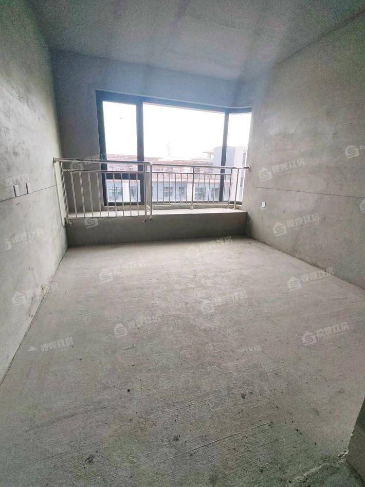 天成澜湾西区3室2厅2卫136㎡
