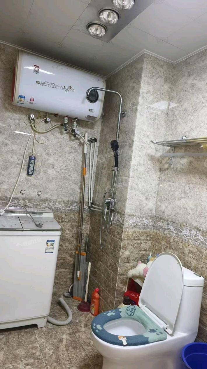 宏宇城（A区）3室2厅2卫134㎡
