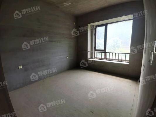荣盛锦绣学府3室2厅2卫132㎡