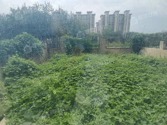 荣盛锦绣学府3室2厅2卫132㎡