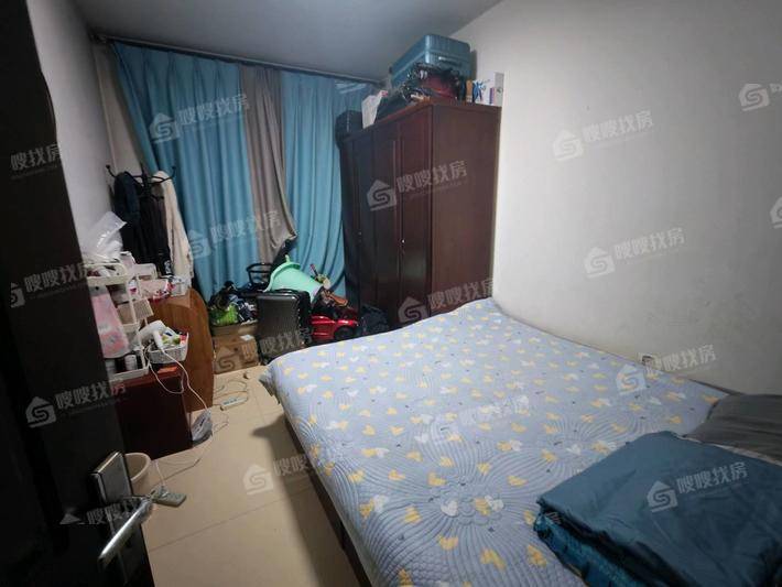 顺和小区5室2厅3卫195㎡