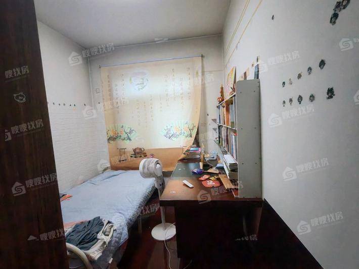 顺和小区5室2厅3卫195㎡
