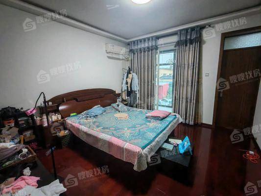 顺和小区5室2厅3卫195㎡