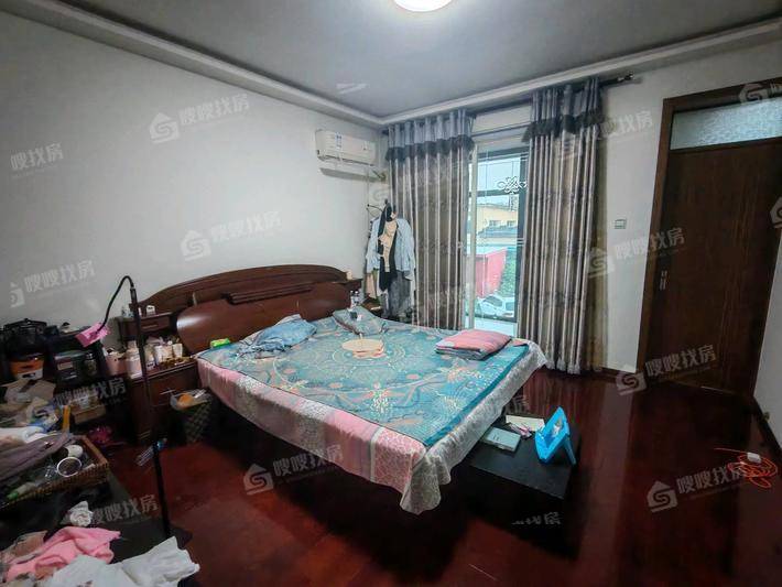 顺和小区5室2厅3卫195㎡