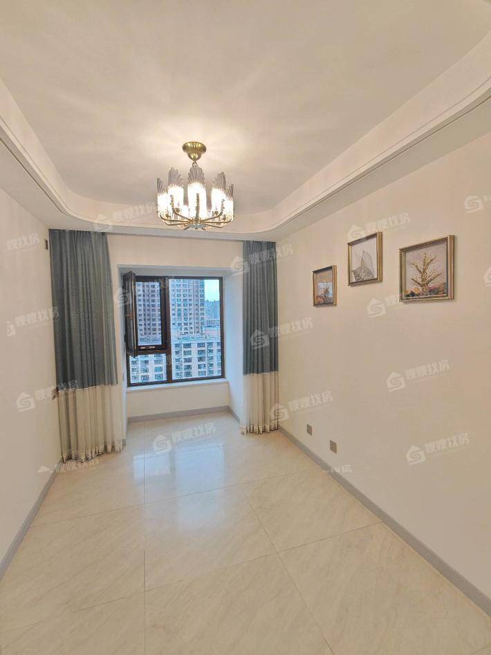荣盛香堤荣府3室2厅2卫106㎡