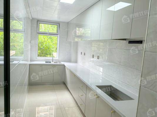 凤凰城（C区）3室2厅2卫135㎡