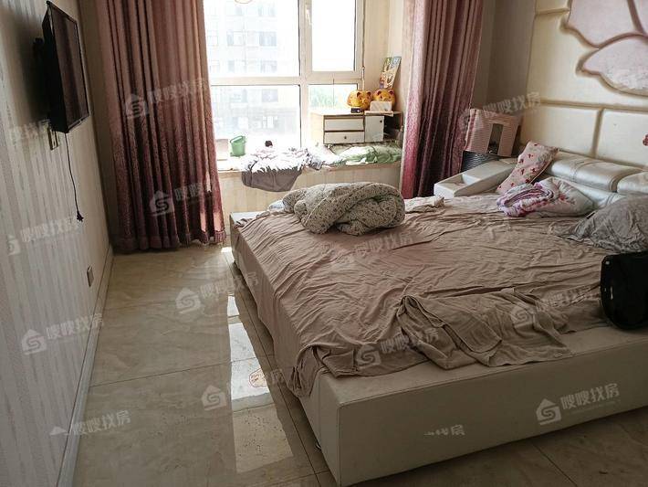 天成明月洲东区3室2厅2卫139㎡