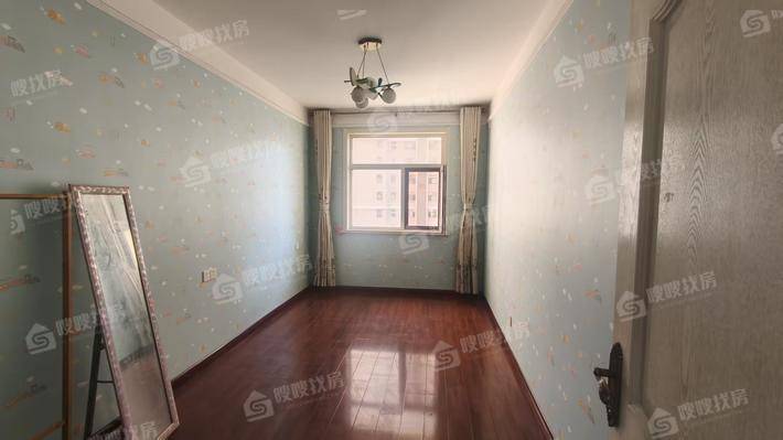 凤凰城（C区）3室2厅2卫135㎡