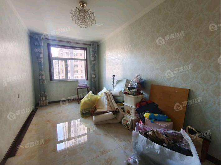 凤凰城（C区）3室2厅2卫135㎡