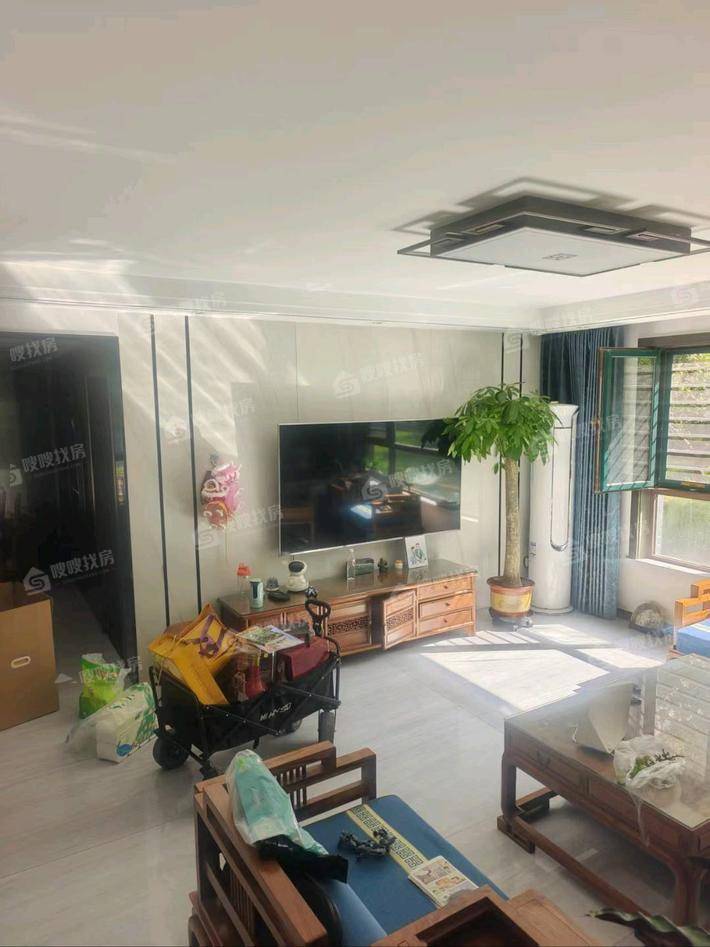 荣盛阿尔卡迪亚新儒苑4室2厅2卫157㎡