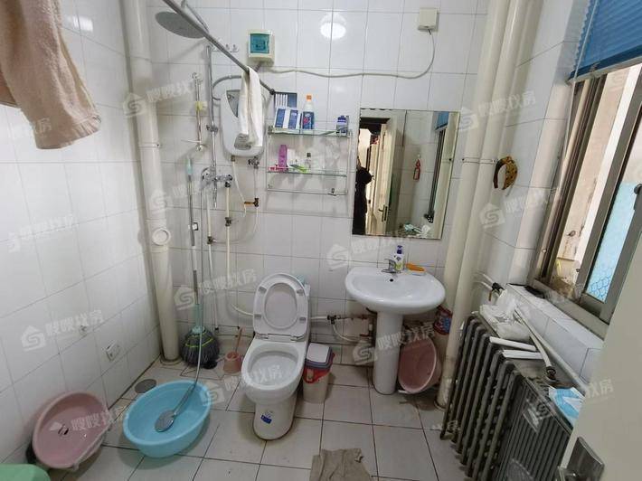 建设小区3室2厅1卫122㎡