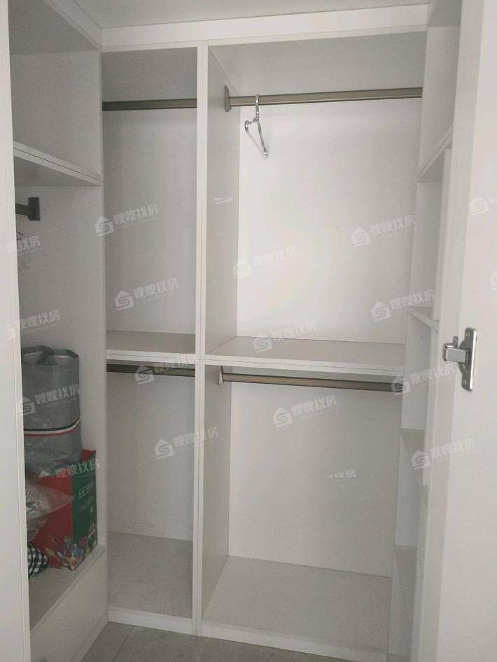 荣盛香堤荣府3室2厅1卫100㎡