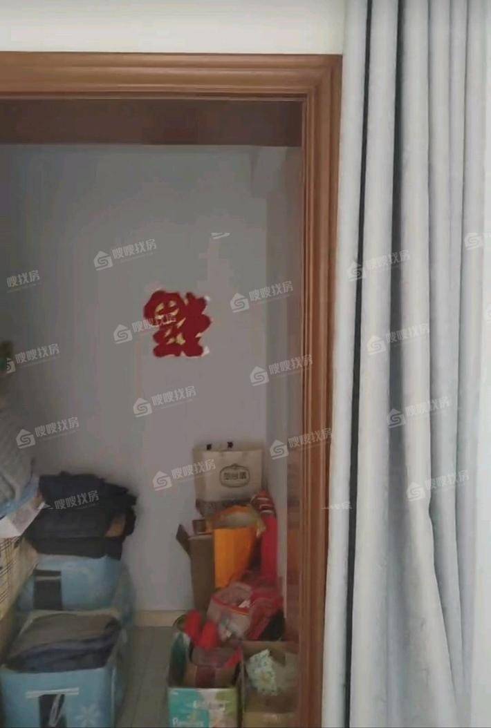 弘仁里3室2厅2卫66㎡