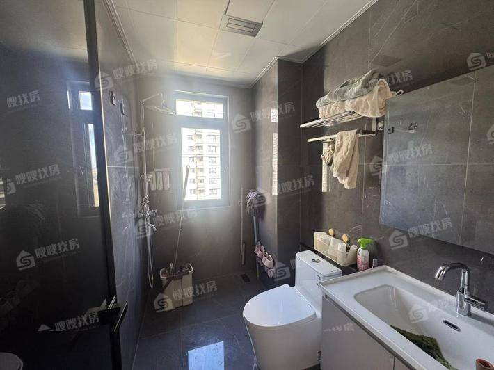 天成玉玺台三期3室2厅2卫132㎡