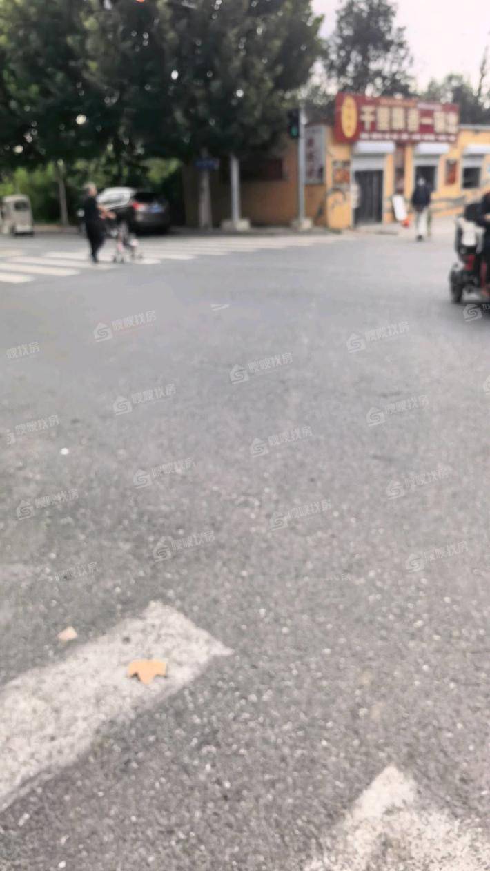 紫悦府3室2厅1卫102㎡