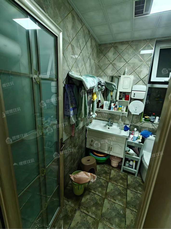 万泰丽景西区2室2厅2卫77㎡
