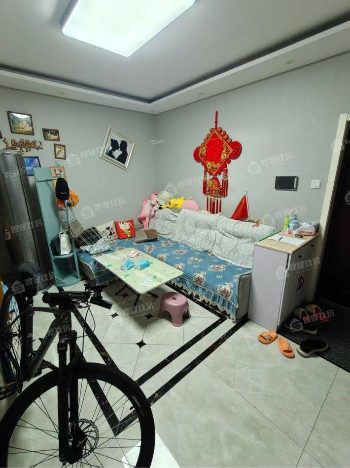 万泰丽景西区2室2厅2卫77㎡