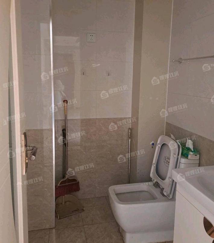 天成郡府西区3室2厅2卫120㎡