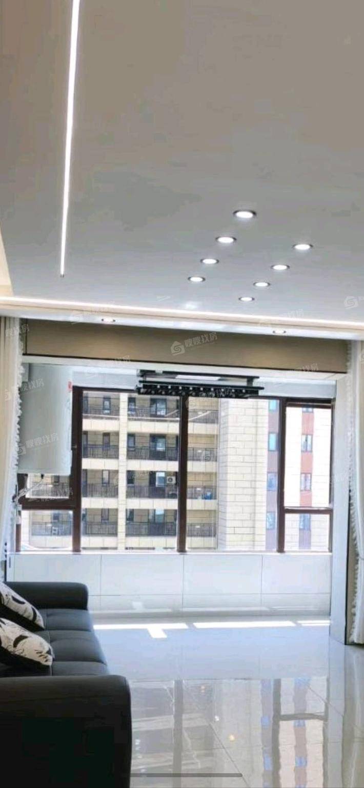 碧桂园江山印3室2厅2卫113㎡