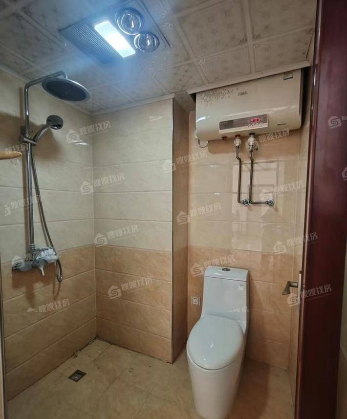 天成郡府西区3室2厅2卫140㎡