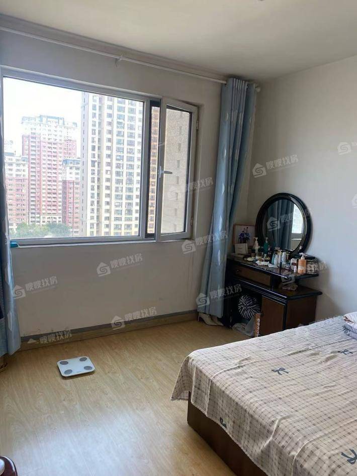 万泰丽景西区3室2厅1卫131㎡
