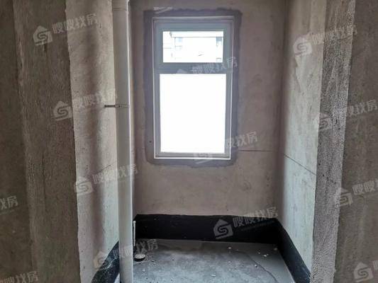 凤凰城（C区）4室2厅2卫159㎡