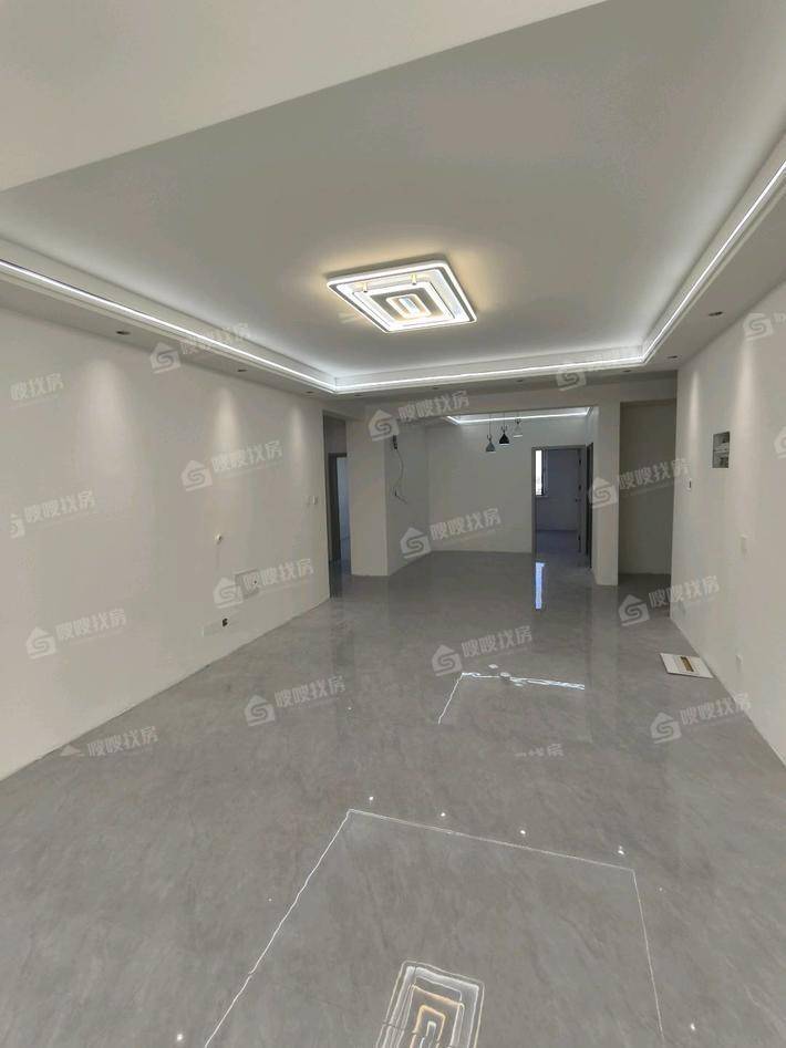 龙岸清华3室2厅2卫137㎡