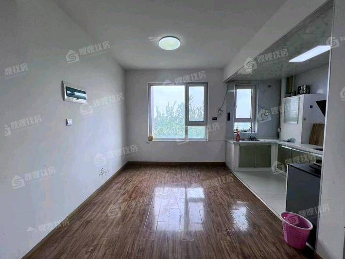 天成和园3室2厅2卫136㎡